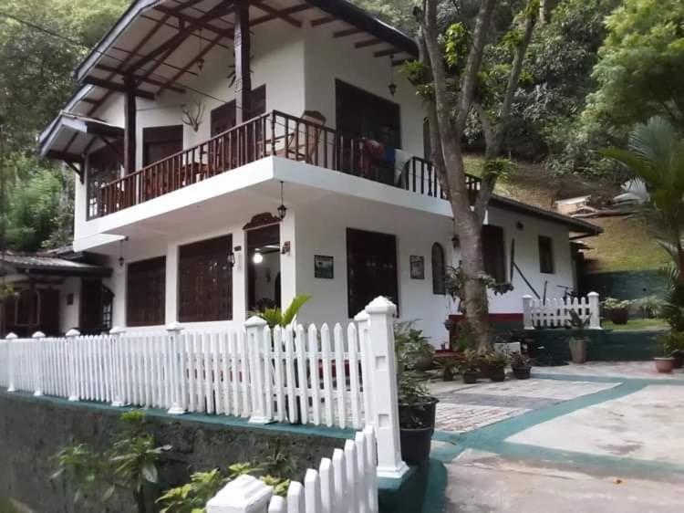 Villa25 Homestay Free Pick Up From The Centre Kandy Zewnętrze zdjęcie