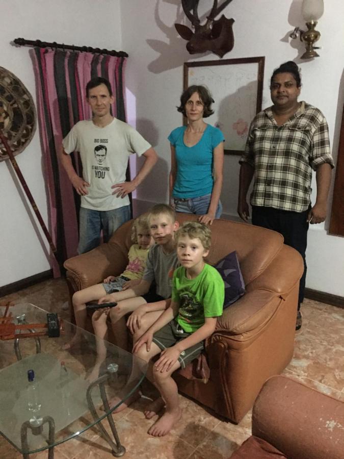 Villa25 Homestay Free Pick Up From The Centre Kandy Zewnętrze zdjęcie