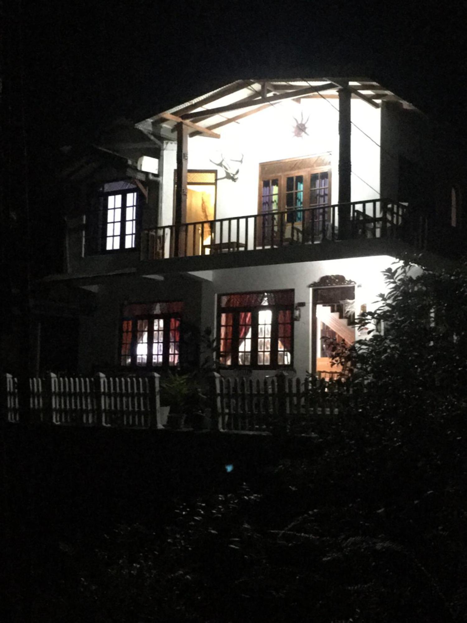 Villa25 Homestay Free Pick Up From The Centre Kandy Zewnętrze zdjęcie